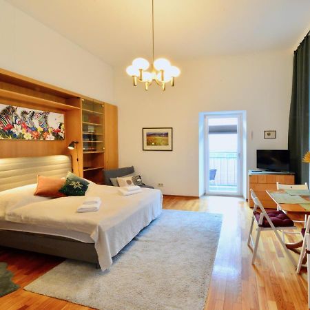 Charming With Balcony In Hip & Trendy Margareten Wien Ngoại thất bức ảnh