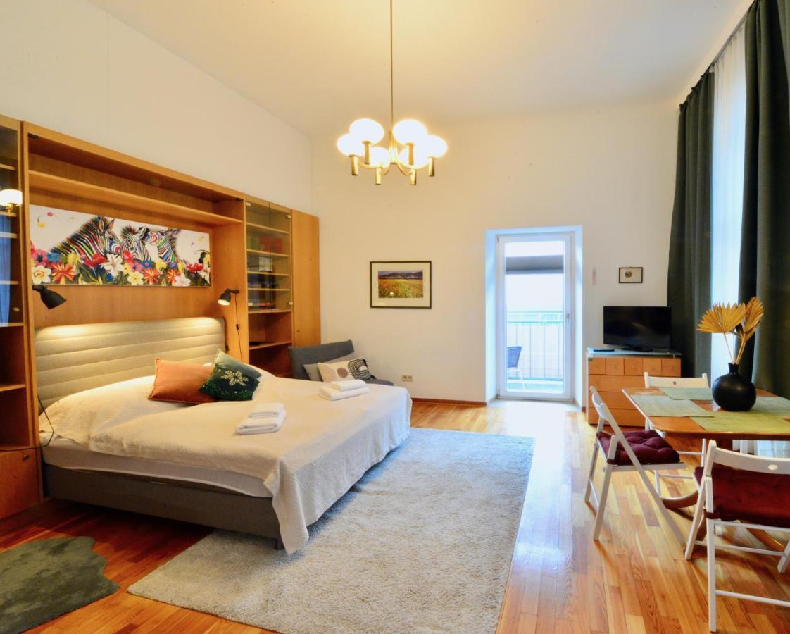 Charming With Balcony In Hip & Trendy Margareten Wien Ngoại thất bức ảnh