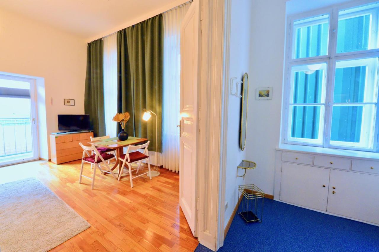 Charming With Balcony In Hip & Trendy Margareten Wien Ngoại thất bức ảnh