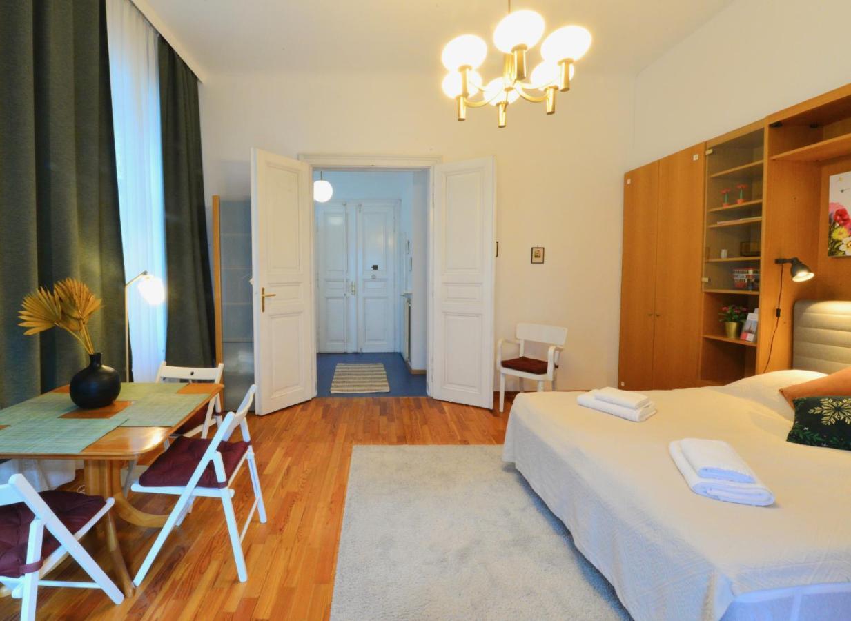 Charming With Balcony In Hip & Trendy Margareten Wien Ngoại thất bức ảnh