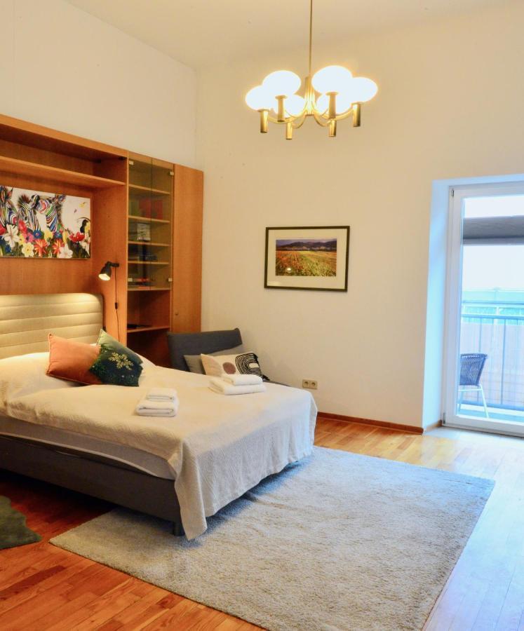 Charming With Balcony In Hip & Trendy Margareten Wien Ngoại thất bức ảnh