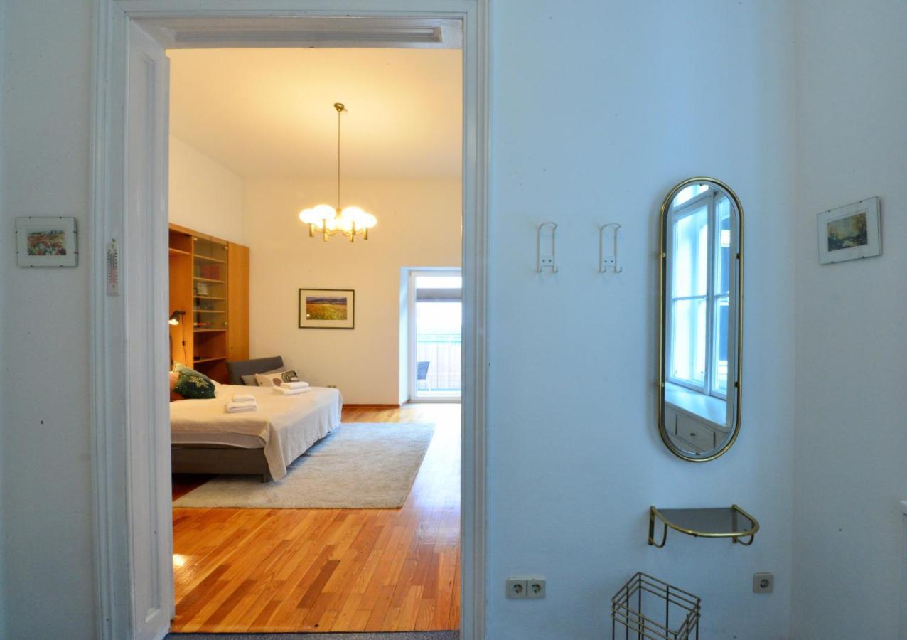 Charming With Balcony In Hip & Trendy Margareten Wien Ngoại thất bức ảnh