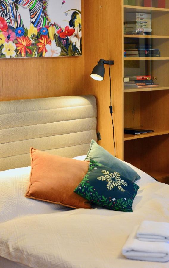 Charming With Balcony In Hip & Trendy Margareten Wien Ngoại thất bức ảnh